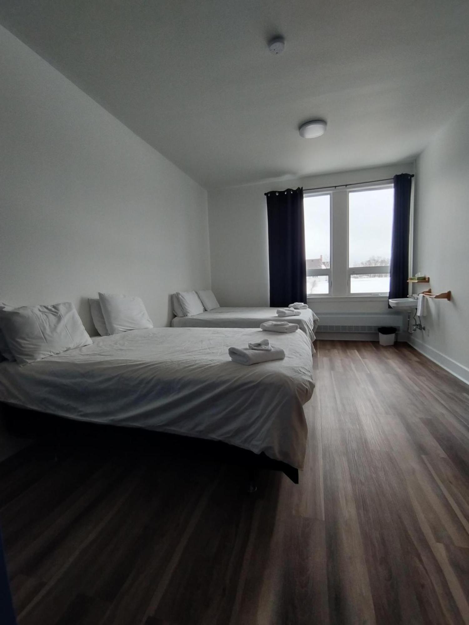 Auberge La Petite École de Forillon Gaspé Habitación foto