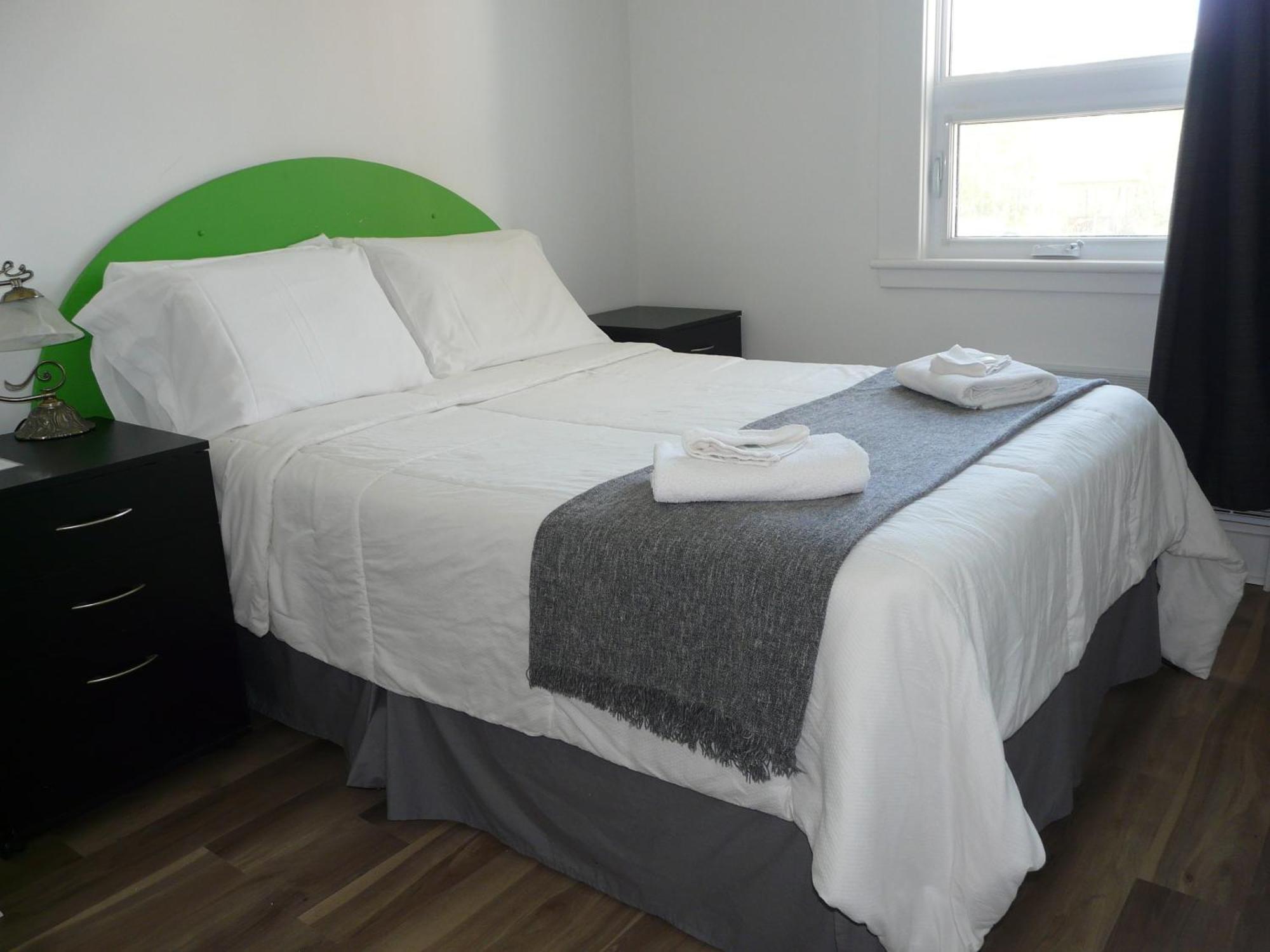 Auberge La Petite École de Forillon Gaspé Habitación foto