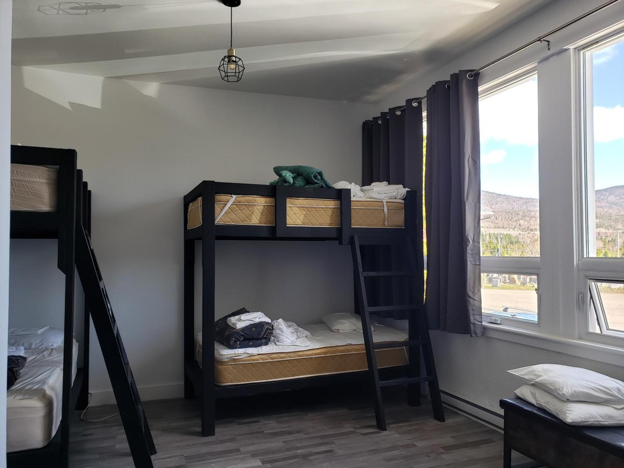 Auberge La Petite École de Forillon Gaspé Exterior foto