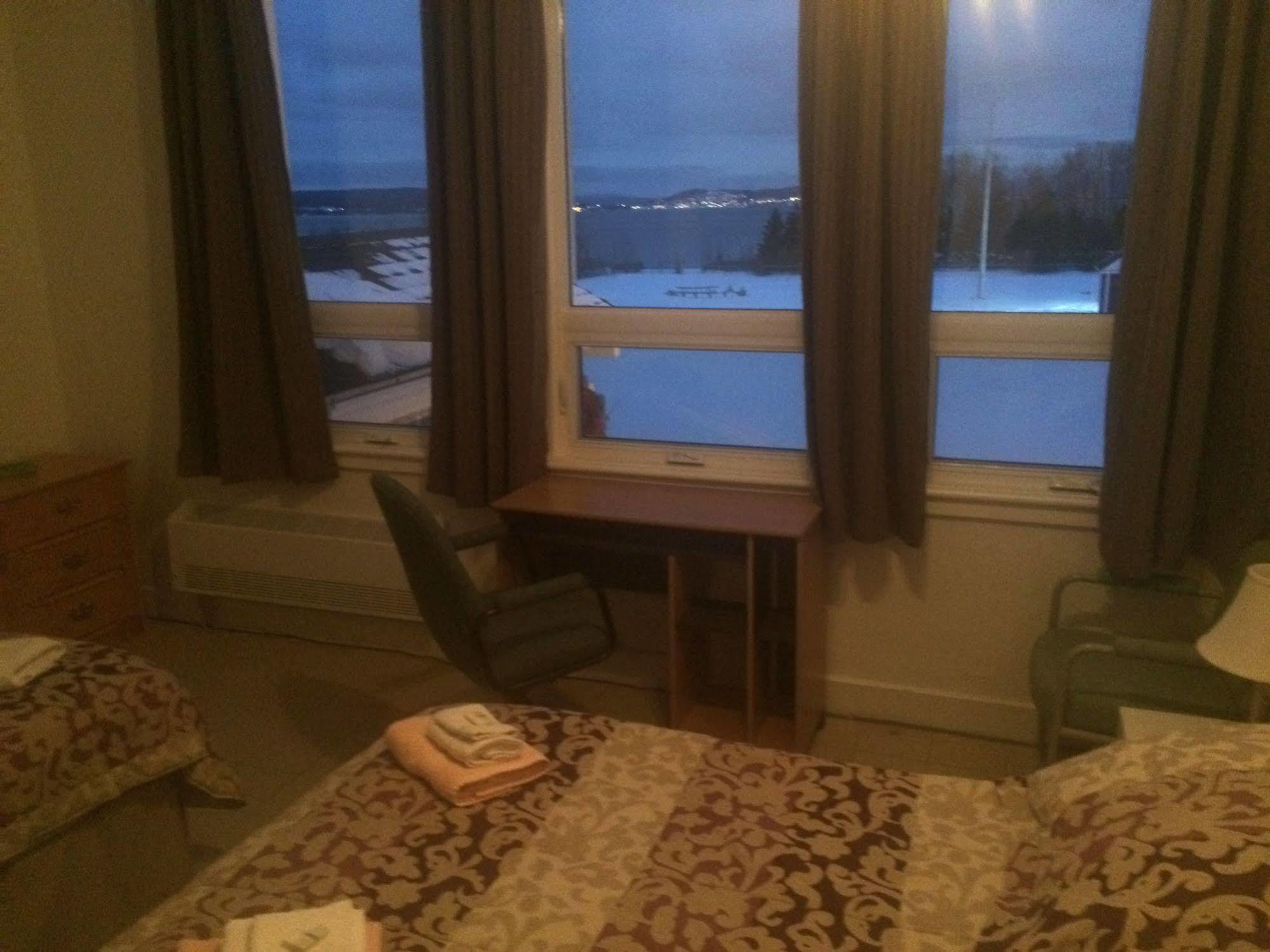 Auberge La Petite École de Forillon Gaspé Exterior foto